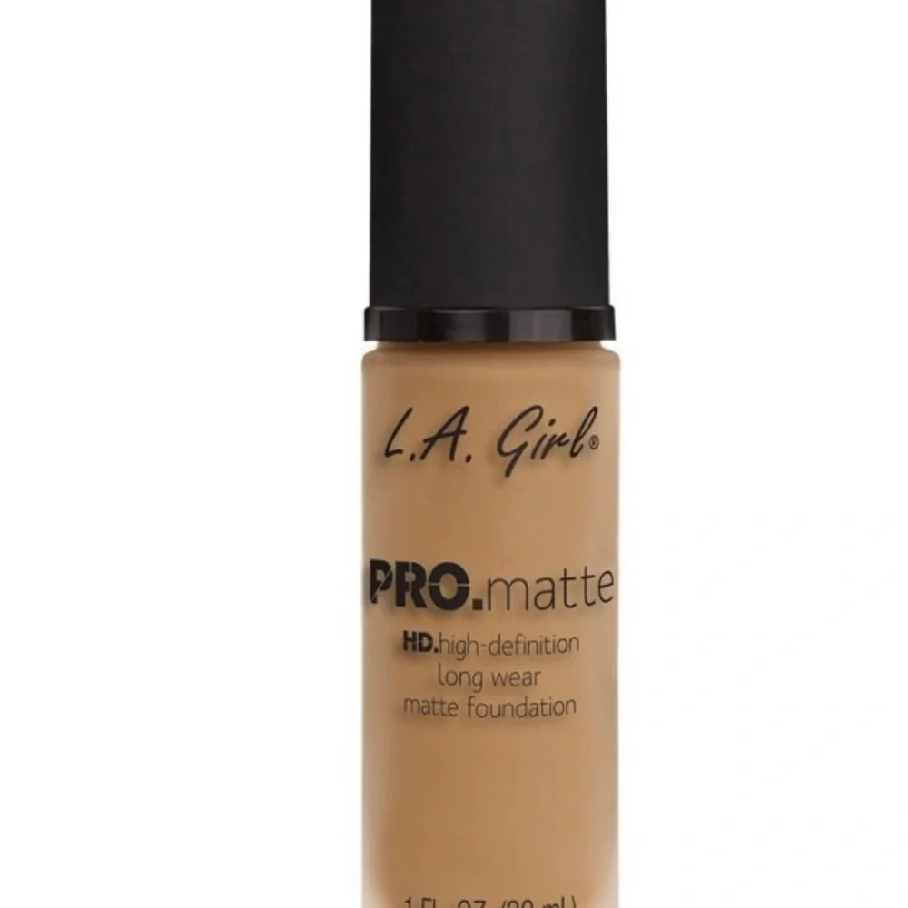 L.A.Girl Pro Matte Foundation GLM675 Medium Beige NWT